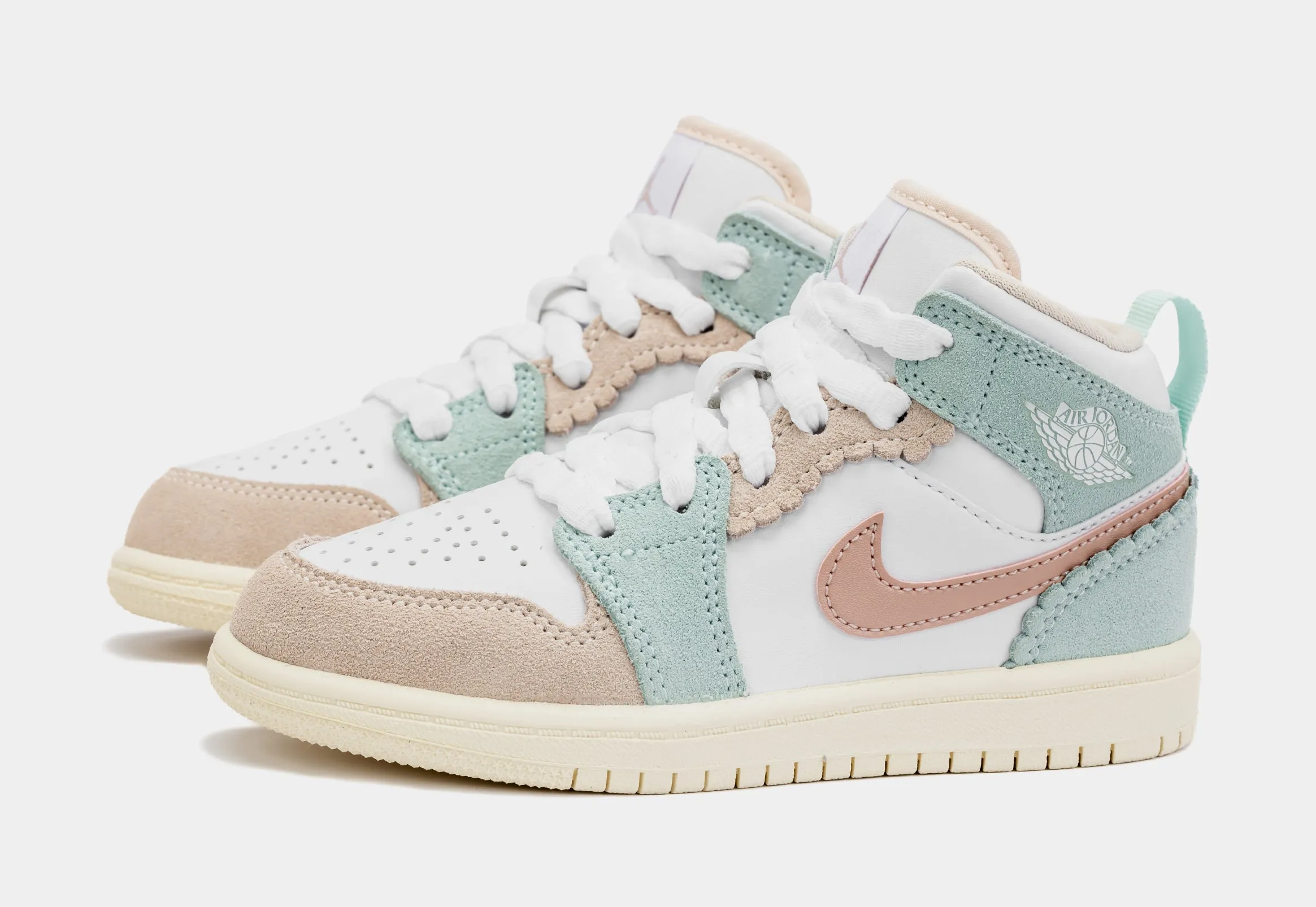 Air Jordan 1 Retro Mid SE Preschool Lifestyle Shoes (White/Pink)