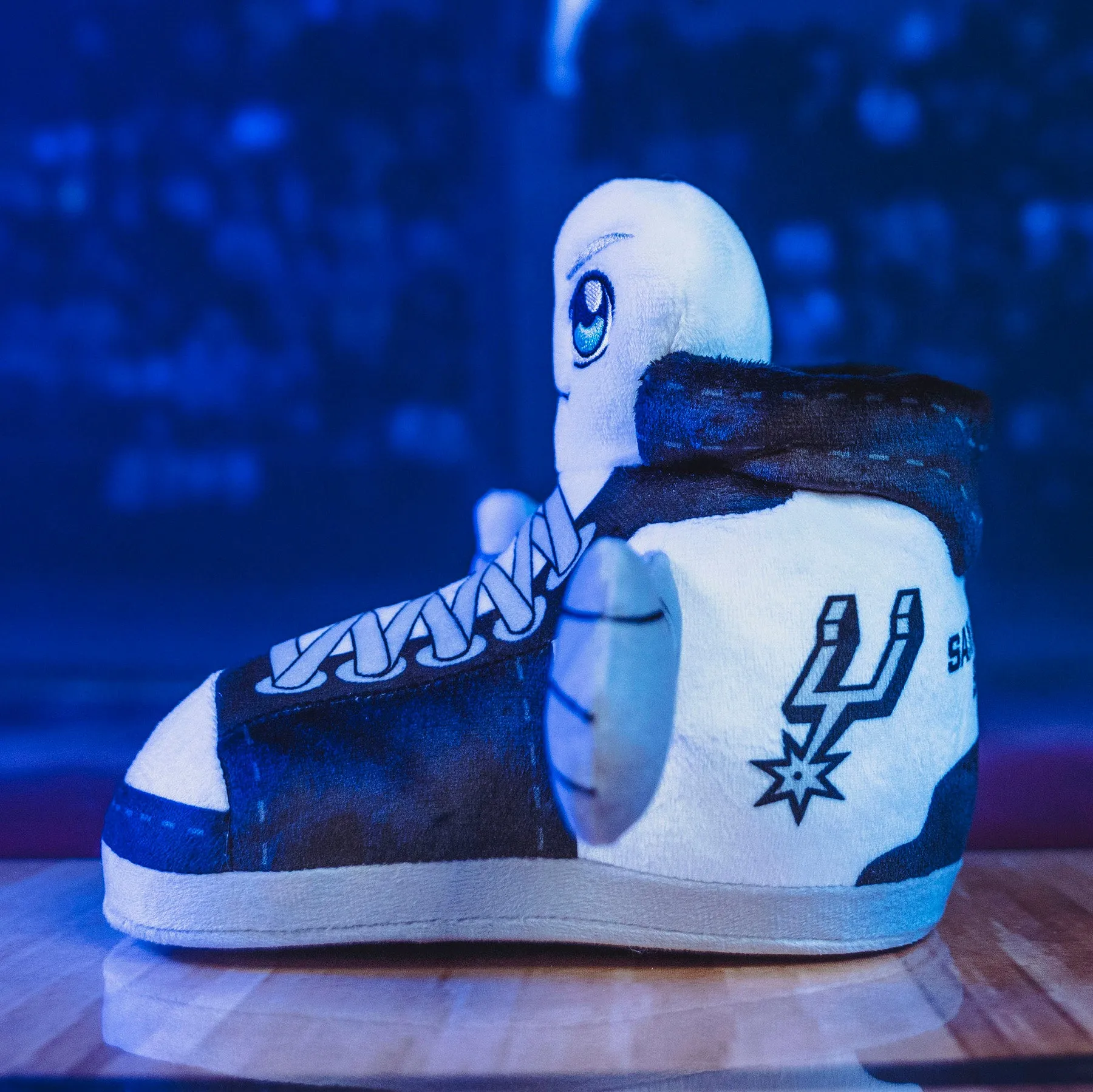 San Antonio Spurs Sneaker 6" Kuricha Plush